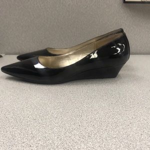 Bandolino pointed toe wedge
